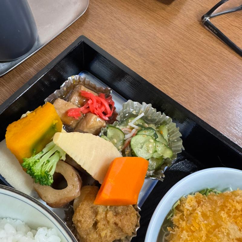 おばんざい(幕の内弁当)(まこと食堂 )
