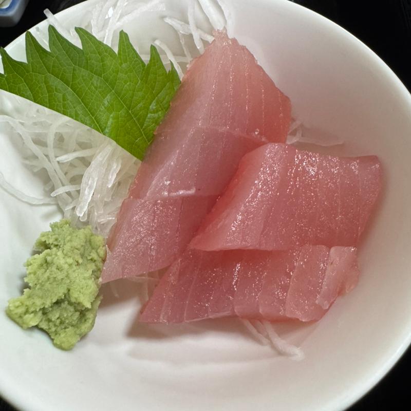 マグロの刺身(幕の内弁当)(まこと食堂 )