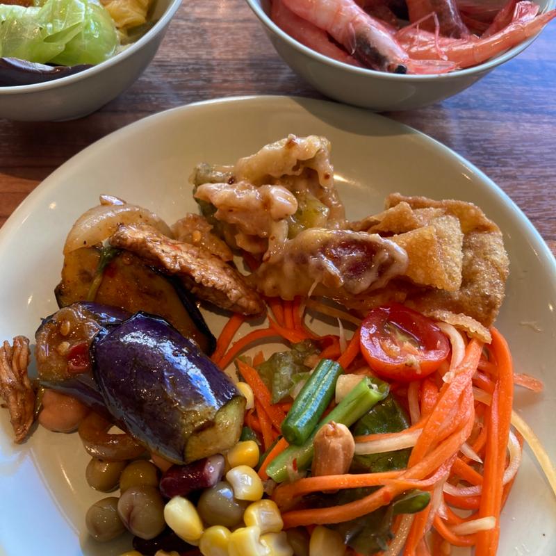 ランチバイキング(コサムイ バイ チェディルアン （KOHSAMUIBY CHEDI LUANG）)