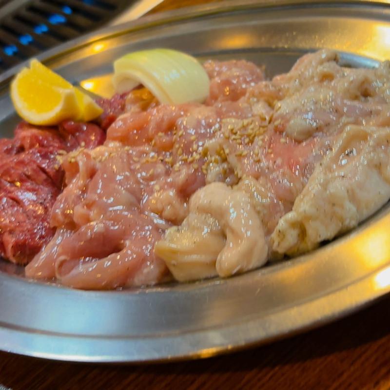 塩ホルモン、セセリ、サガリ(焼肉苑 大門)