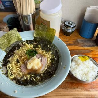 黒バラ海苔ラーメン 半ライス