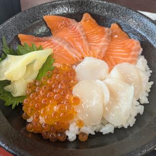 三色丼(漁師飯 番屋)