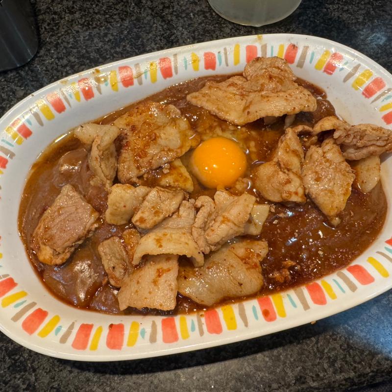 スタミナカレー（生卵入り）(バーグ 戸部店)