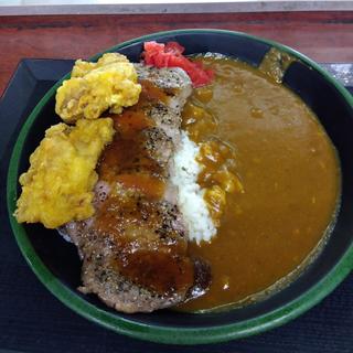 ステーキカレー(そば処 新田毎)