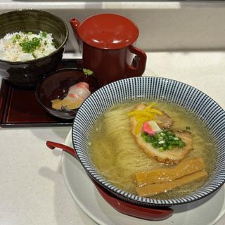 鯛塩らぁ麺+鯛茶漬けセット(鯛塩そば 灯花 アトレ上野店)