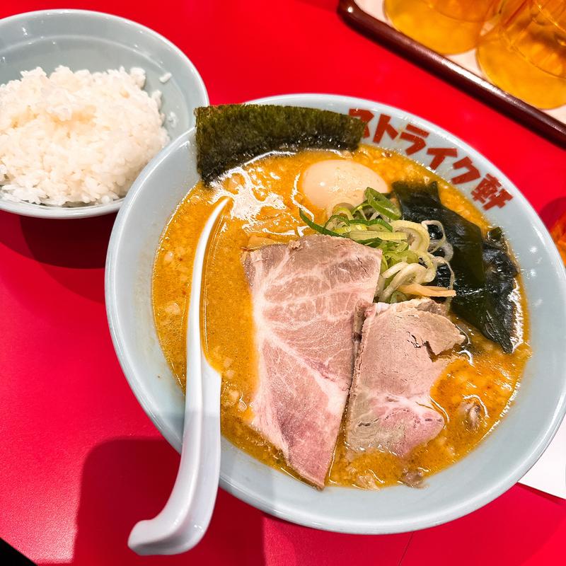 カーブ(味噌ラーメン)+ライスセット(ストライク軒 中之島フェスティバルプラザ店)