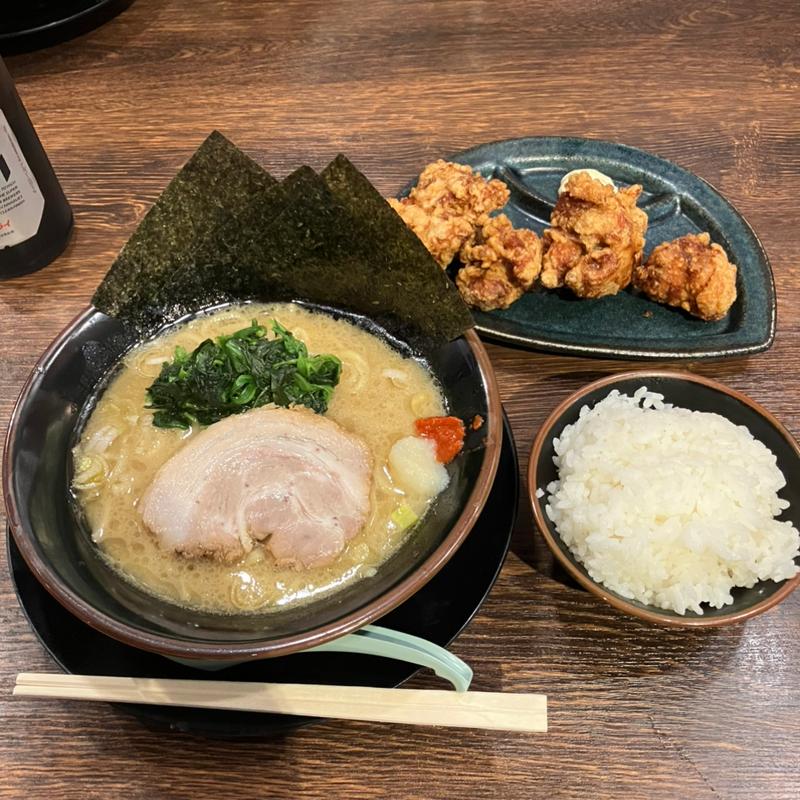 醤油ラーメン(家系ラーメン こむぎ家)