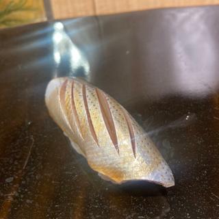 コハダ(矢の根寿司 ロイヤルパークホテル店)