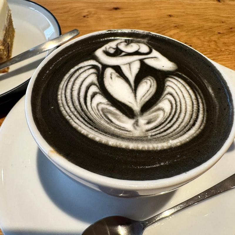 チャコールラテ(Common Well こもんうぇる)