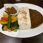 牛たんキーマ&牛すじカレー相盛り(TOKYO CURRY BUCCI (トウキョウカレーブッチ))
