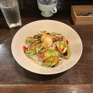 やみつきアボカドスパム丼