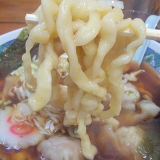 手打ちワンタンメン