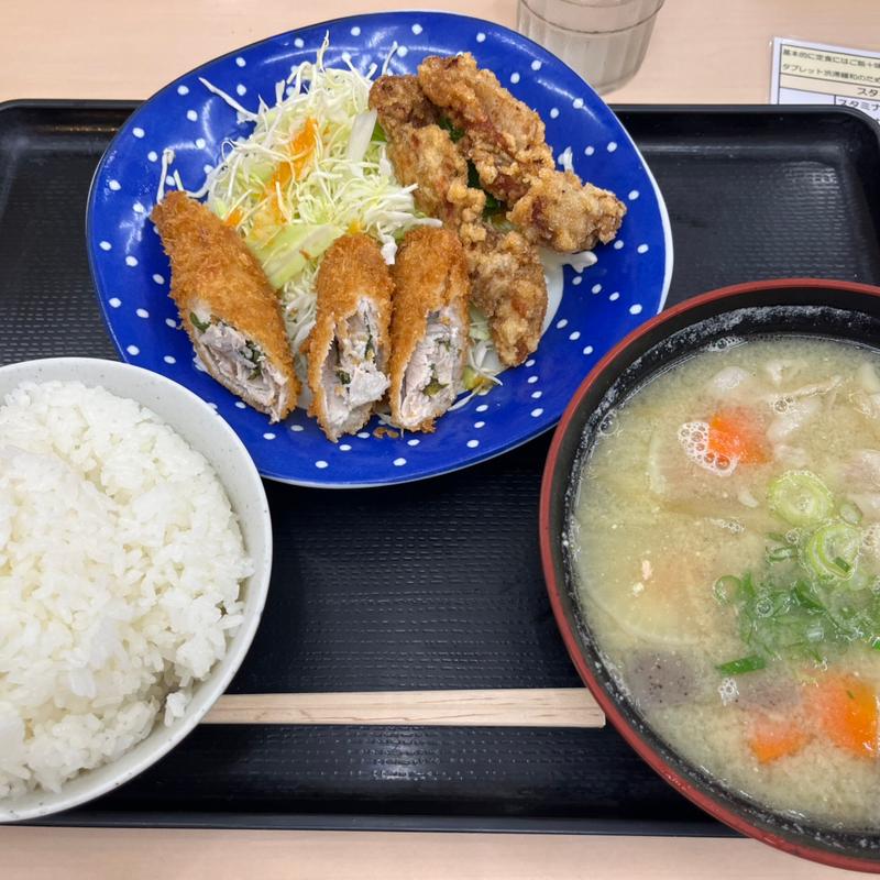 梅しそロールカツと唐揚げ　豚汁小(銀シャリ亭 新外店 )