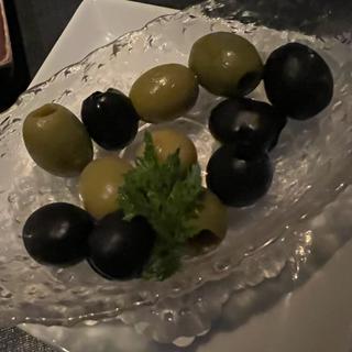オリーブ盛り合わせ(es ROOFTOP GARDEN BAGUS NAKASU)