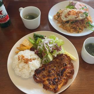 (アブズ カフェ)