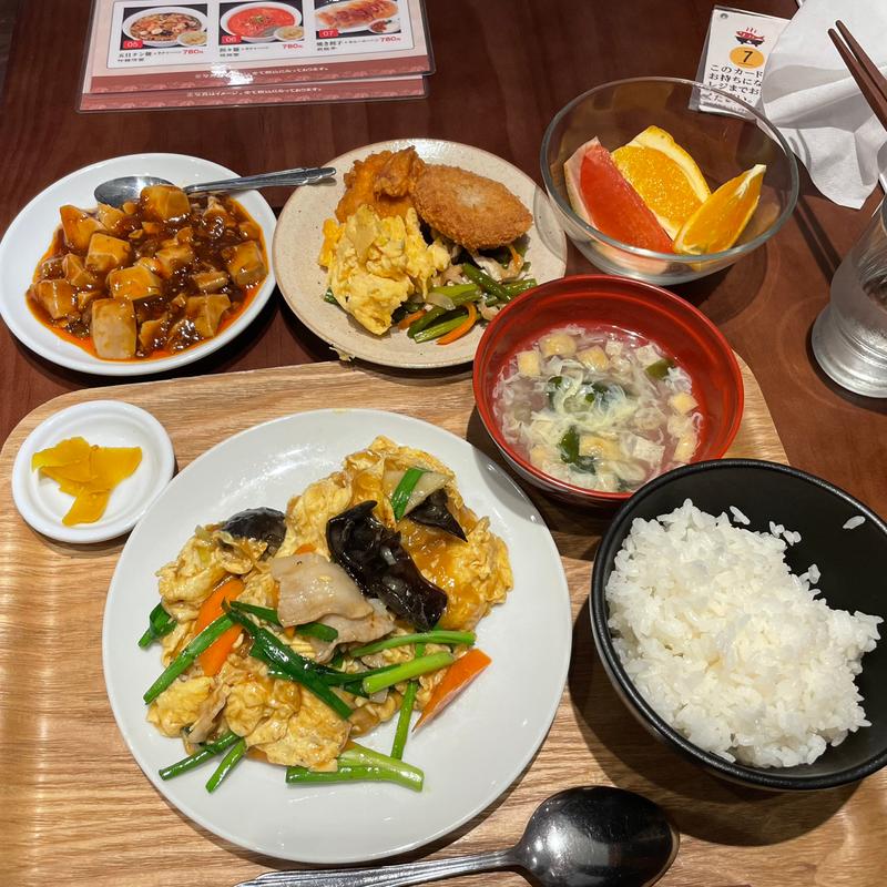 キクラゲと玉子と豚肉炒め定食(鼎魚酒場)