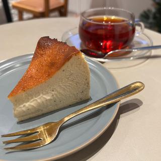 アールグレイのバスクチーズケーキ(JHONDEE COFFEE)