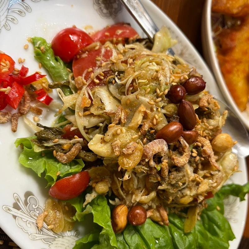 お茶の葉サラダ（ラペットゥ）(ゴールデンバガン)