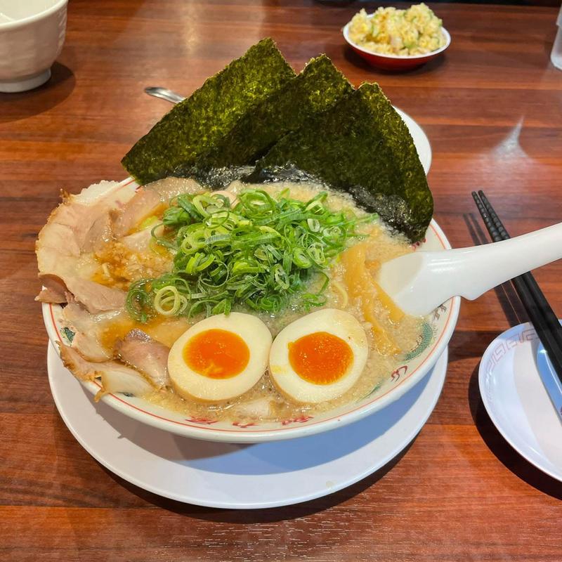 京都背脂醤油全部のせラーメン(京都北白川ラーメン魁力屋 川崎新城店)