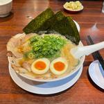 京都背脂醤油全部のせラーメン(京都北白川ラーメン魁力屋 川崎新城店)
