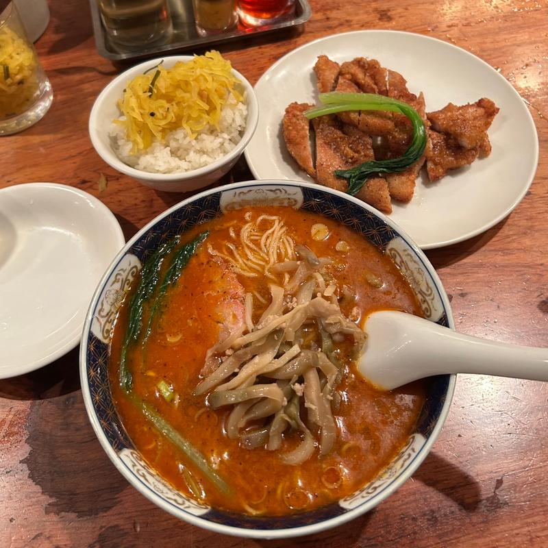 ざーさいだんだんめん中辛+おつまみ排骨(はしご 本店)