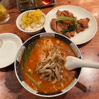 ざーさいだんだんめん中辛+おつまみ排骨(はしご 本店)