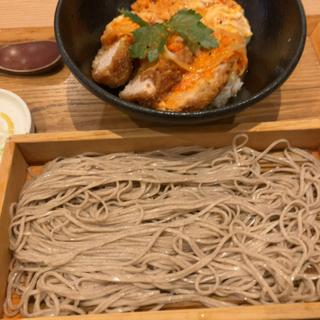 そば屋の厚みかつ丼とそば
