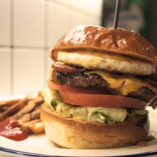 ベーコンエッグチーズバーガー(S.B.DINER-KOBE （エスビーダイナー コウベ）)