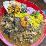 2種あいがけ(スパイスたまごトッピング)(アアベルカレー)