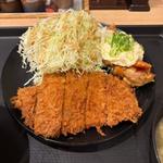 ロースカツとチキン南蛮定食？(松のや 千歳船橋店)