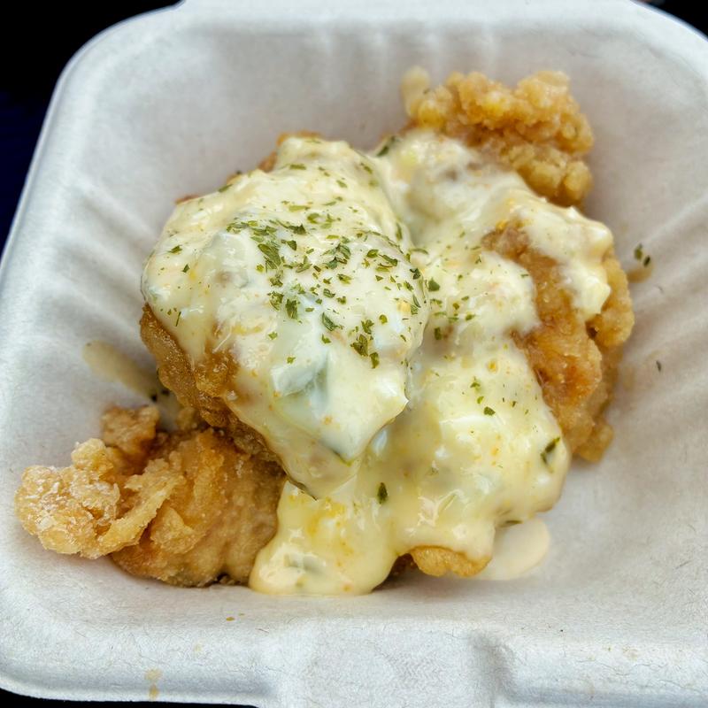 ホタテを使った塩レモンタルタルチキン南蛮(チキン南蛮酒場 キラクニ)