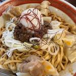 雲呑入り汁なし担々麺(広州市場 中目黒店)