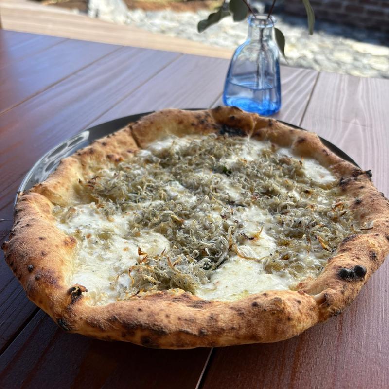 釜揚げしらすのピザ(フィリッポの幸せな食卓 felice di filippo)