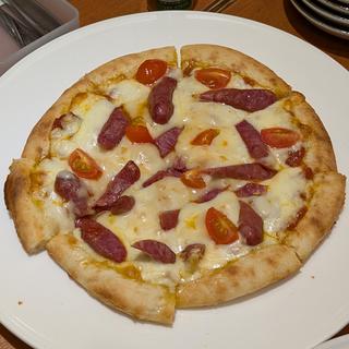 牛たんソーセージのピザ