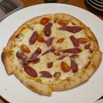 牛たんソーセージのピザ(牛たん炭焼 利久 東口分店)