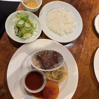 ステーキと帆立のクリームコロッケ(東レ社員クラブ)