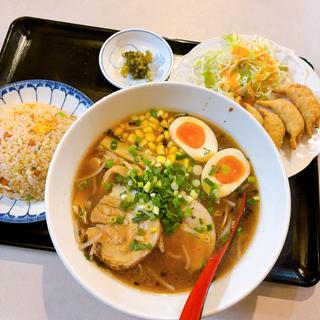 醤油ラーメン定食