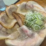 牛骨塩ラーメン 3種のチャーシュートッピング(ラーメン悟空 )