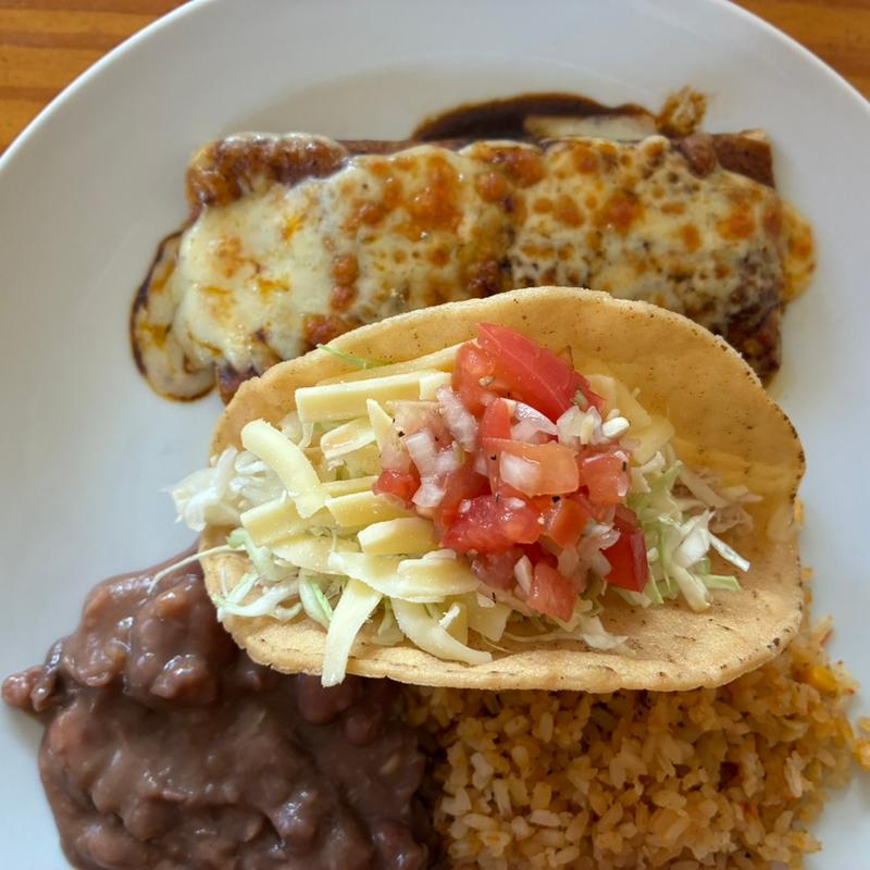 Aセット(エンチラーダとタコス)(マイクス横須賀店)