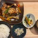 すけそう鱈と彩り野菜の　黒酢あん定食