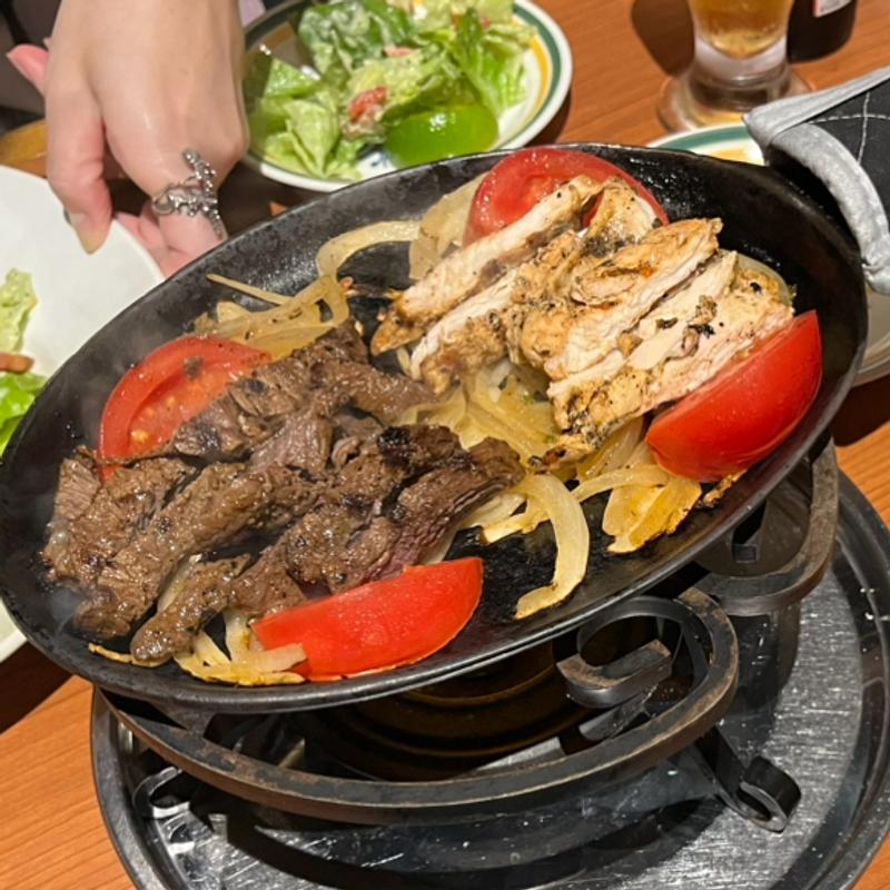 チキン＆ビーフファヒータ(エルトリート 池袋西口店)