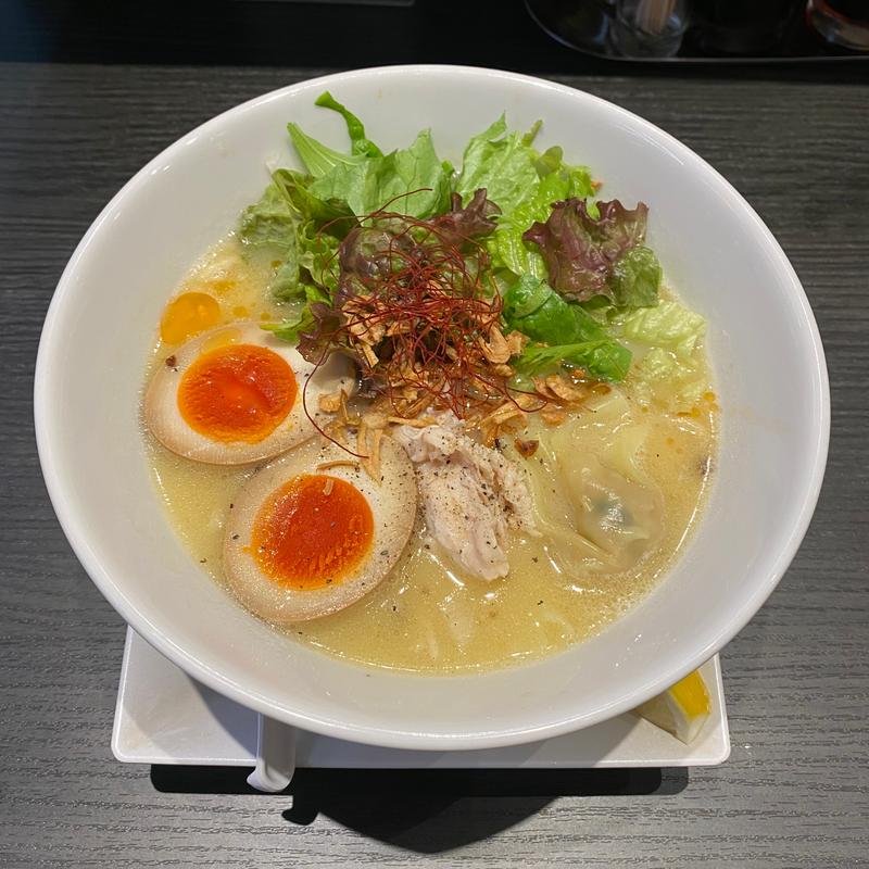 味玉鶏白湯塩そば(自由が丘蔭山 新宿東宝ビル店 鶏白湯らーめん)