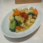 温野菜のバター風味揚げポテト添え