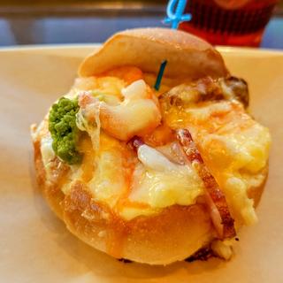 チーズグラタンのポットパン  海老・野菜・ベーコン