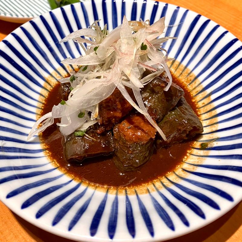 万願寺唐辛子の肉詰め　(草風土 うしのほね)