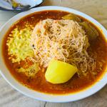 ヌードルカリーランチ リアルレッド(不思議香菜 ツナパハ(TUNAPAHA))