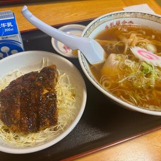 Bセット 半カツ丼とラーメン1人前
