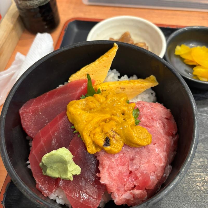 ウニマグロ丼(まぐろ食堂 七兵衛丸)