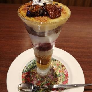 琥珀マロンのブリュレパフェ