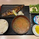 焼き魚と豚汁定食(鯖)